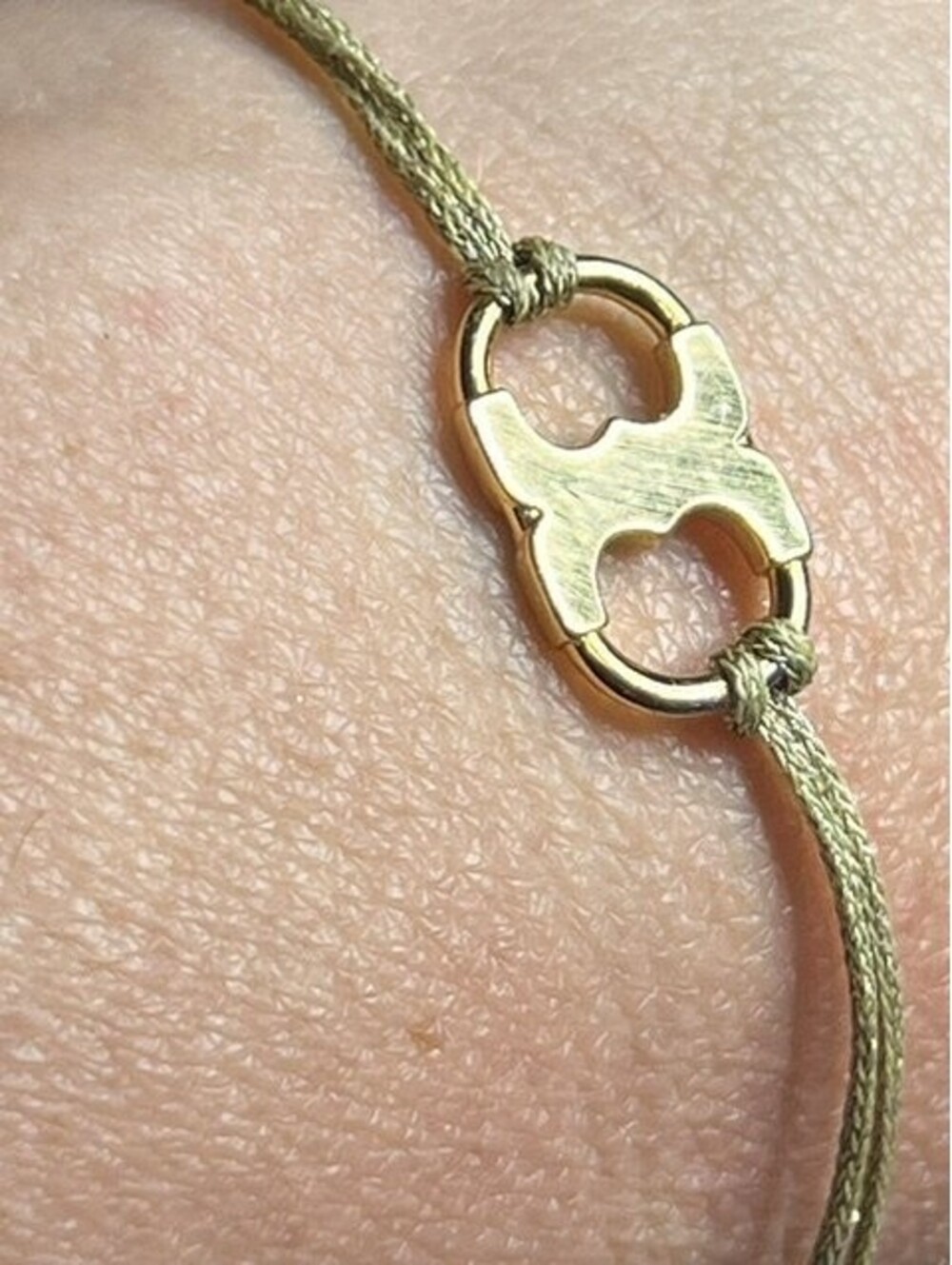 B7005 Tory Burch Kira Logo Cord Bracelet Gold Tone Adjustable Embrace Ambition